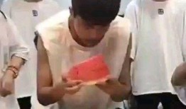 学院视频吃瓜,视频吃瓜背后的真相与笑料