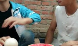 吃瓜不忘搞笑视频,搞笑视频带你领略欢乐时光