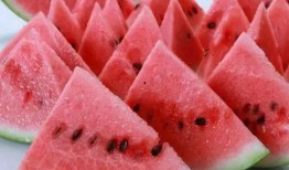 夏天吹空调吃瓜,清凉一夏的完美搭配