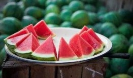 吃瓜群众变吃席,见证时代变迁的味蕾之旅