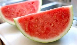 不同的吃瓜方法,解锁不同吃瓜姿势，尽享夏日清凉时光