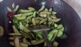 杨瓜尖咋吃,杨瓜尖的多样食用方法探索